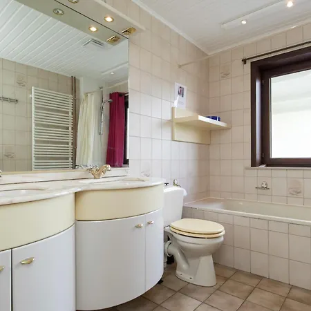 Holiday home Vintage With Private Garden In Rendeux