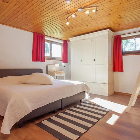 Holiday home Vintage With Private Garden In Rendeux
