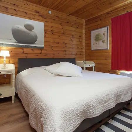 Holiday home Vintage With Private Garden In Rendeux Magoster