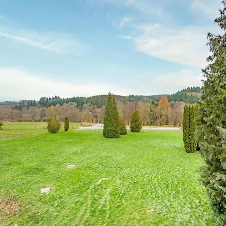 Vintage With Private Garden In Rendeux 別荘